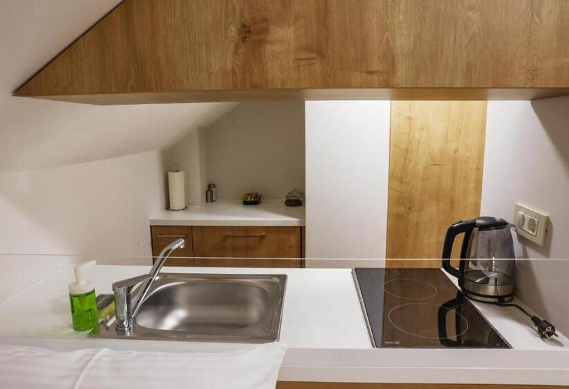 Grand Park Rooms & Apartments