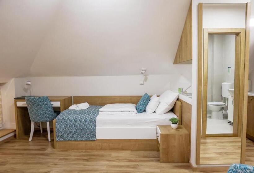 Grand Park Rooms & Apartments