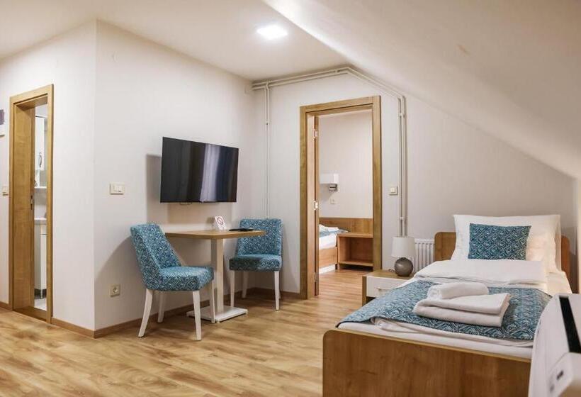 Grand Park Rooms & Apartments