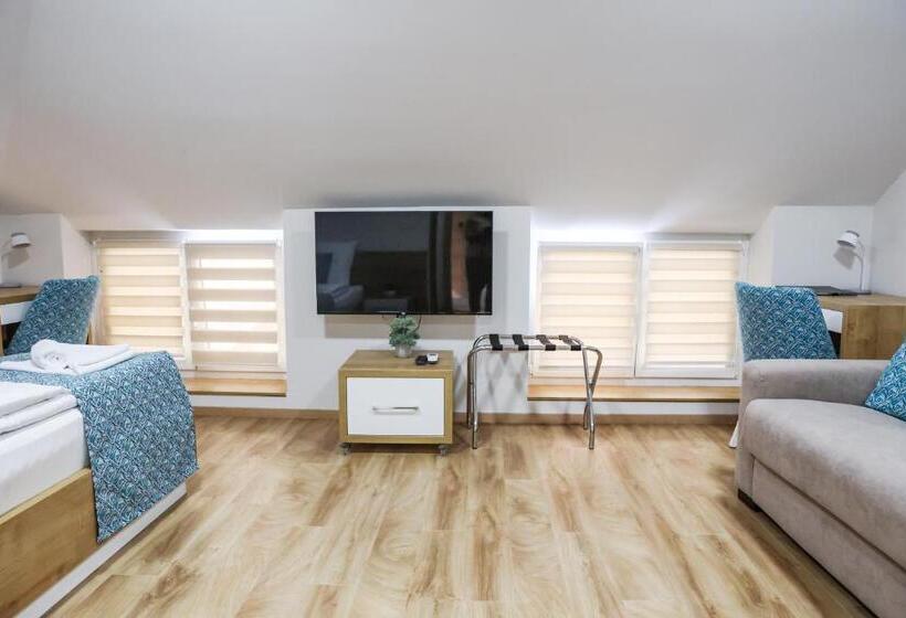 Grand Park Rooms & Apartments