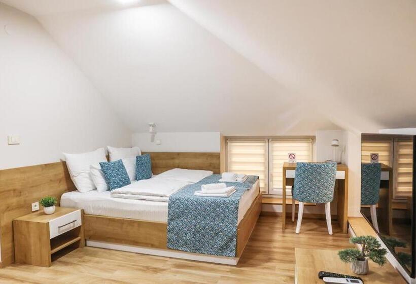 Grand Park Rooms & Apartments