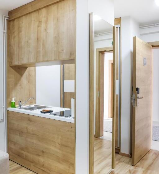 Grand Park Rooms & Apartments