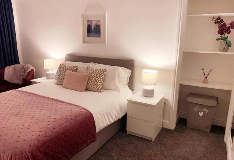 No S 7 And 8 Llewelyn Apartments