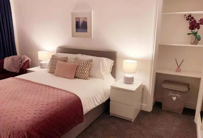 No S 7 And 8 Llewelyn Apartments