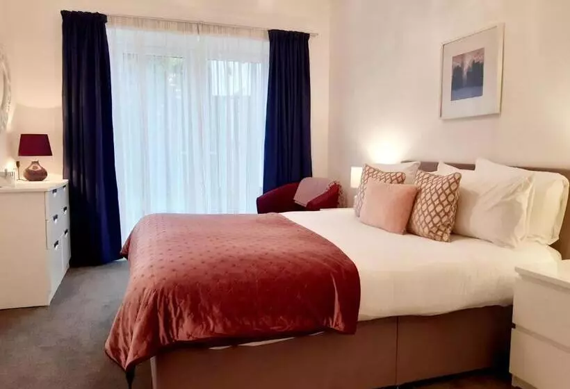 No S 7 And 8 Llewelyn Apartments