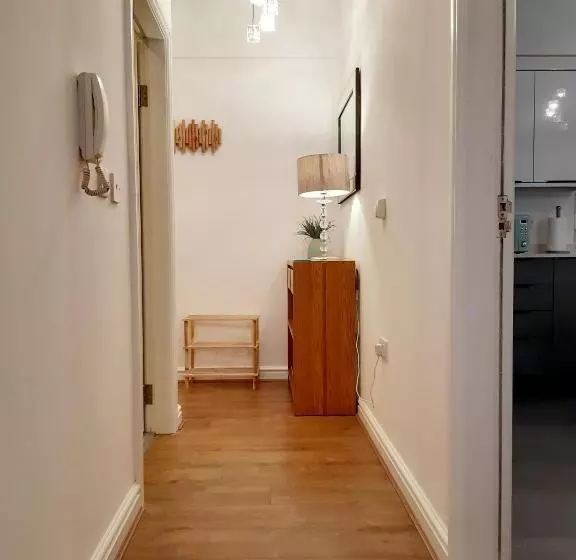 No S 7 And 8 Llewelyn Apartments