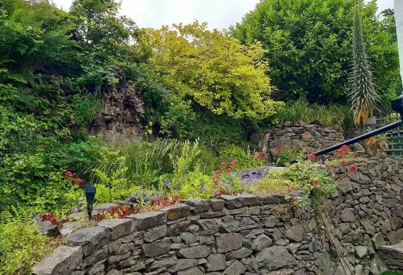 No S 7 And 8 Llewelyn Apartments