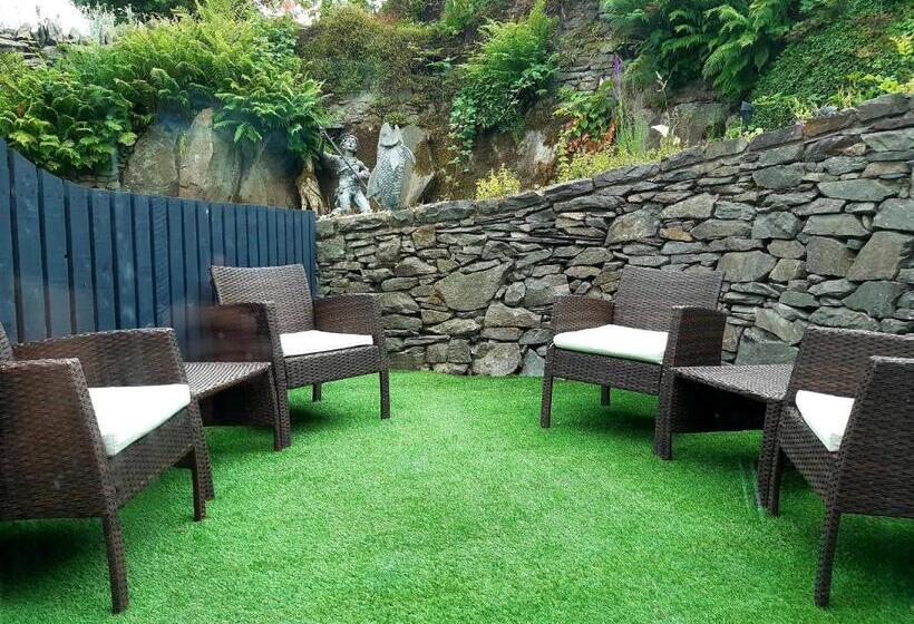 No S 7 And 8 Llewelyn Apartments