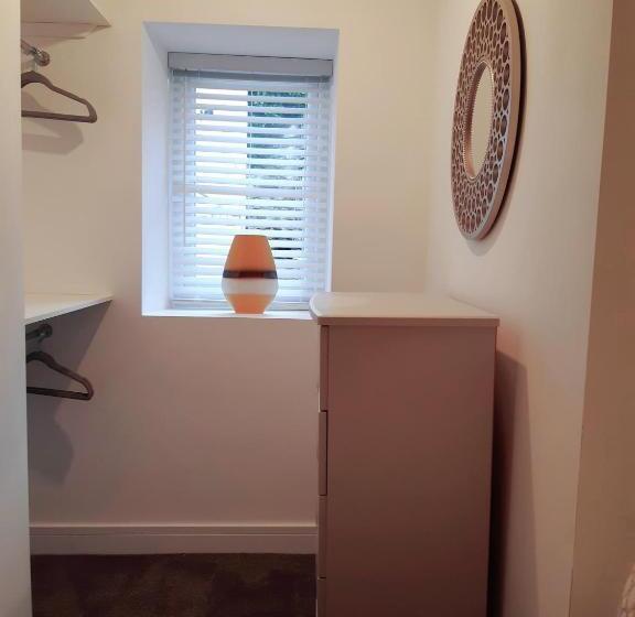 No S 7 And 8 Llewelyn Apartments