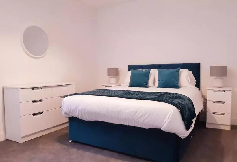 No S 7 And 8 Llewelyn Apartments