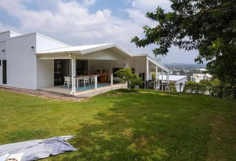 The Pool House Coolum Beach