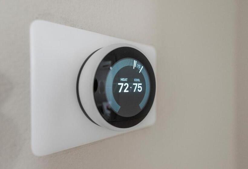 Modern Regional Art Gallery Home! Spacious & New