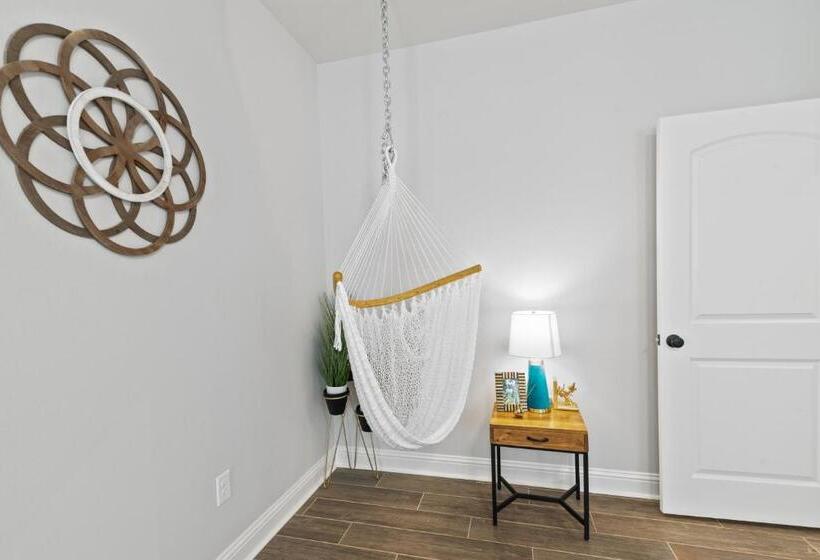 Modern Regional Art Gallery Home! Spacious & New