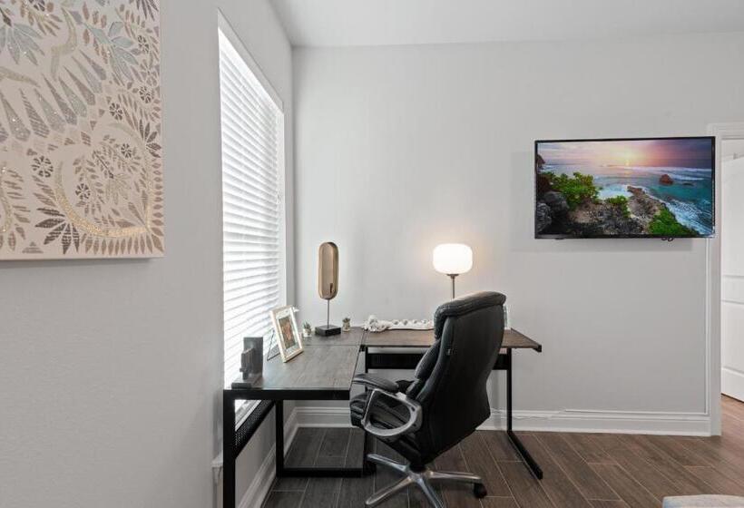 Modern Regional Art Gallery Home! Spacious & New