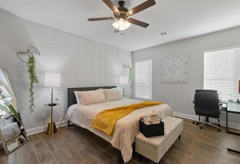 Modern Regional Art Gallery Home! Spacious & New