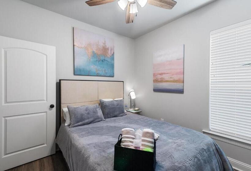 Modern Regional Art Gallery Home! Spacious & New