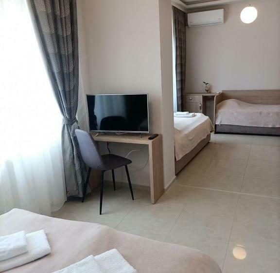 膳宿费 червената къща