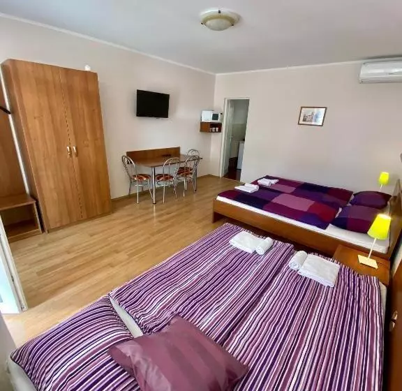 Majatalo Apartmánový Dom Flóra