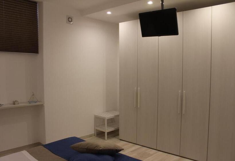 پانسیون Home You&me