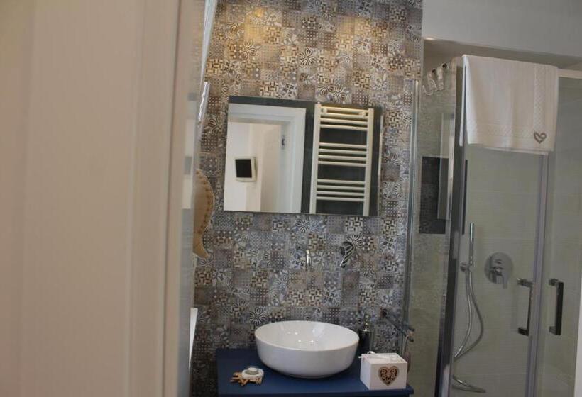 پانسیون Home You&me