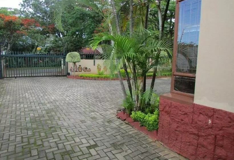 Majatalo Lalamnandzi1