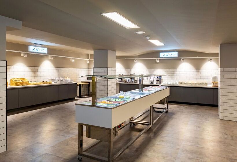 בית מלון כפרי a&o Stuttgart City