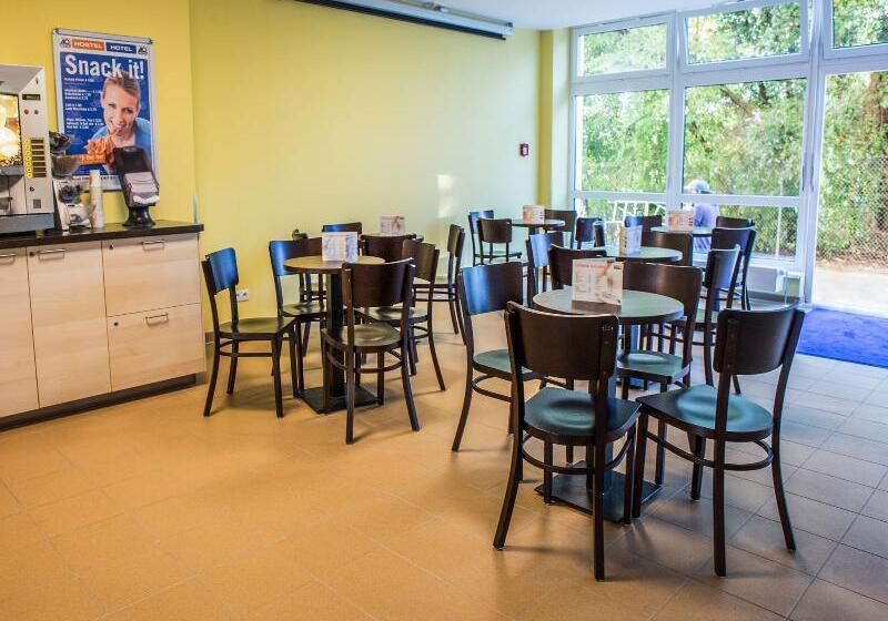 בית מלון כפרי a&o Stuttgart City