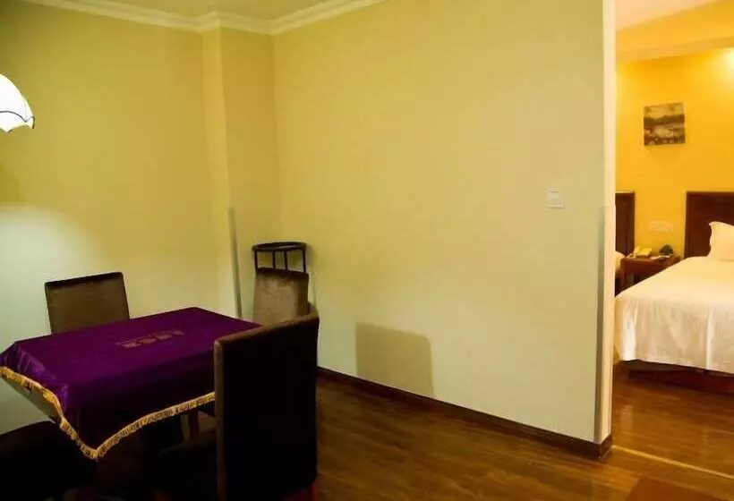 Отель Greentree Inn Jiangsu Suzhou Kunshan Huaqiao Household Building Materials City Shell