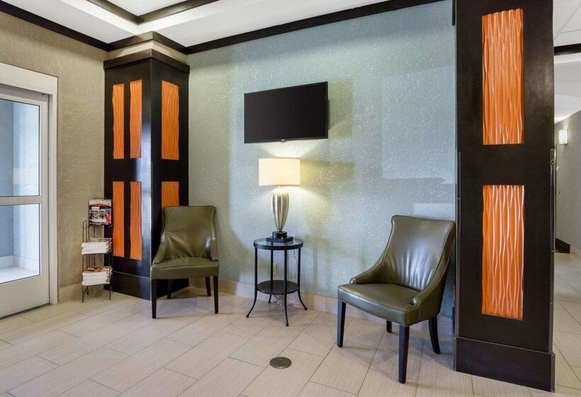 Otel Hallmarc Studios