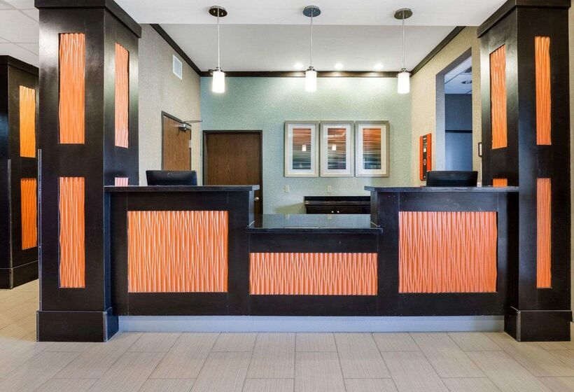 Otel Hallmarc Studios