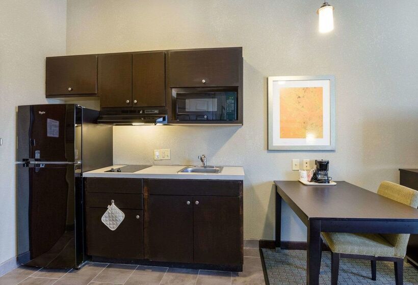 Otel Hallmarc Studios