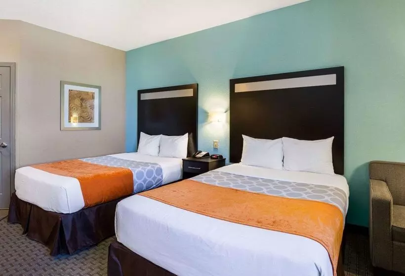 Отель Hallmarc Studios