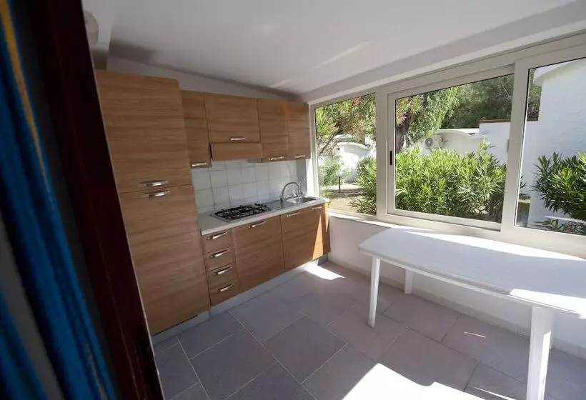 هتل Villaggio Capo Vieste Camping