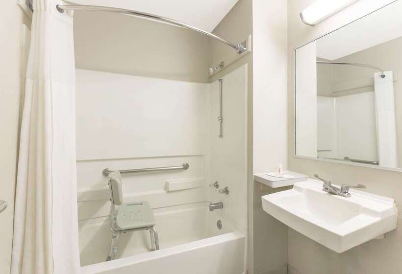 فندق على الطريق Baymont By Wyndham Henrietta   Rochester