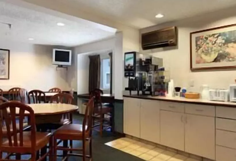 Motel Baymont By Wyndham Henrietta   Rochester