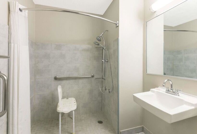 فندق على الطريق Baymont By Wyndham Henrietta   Rochester