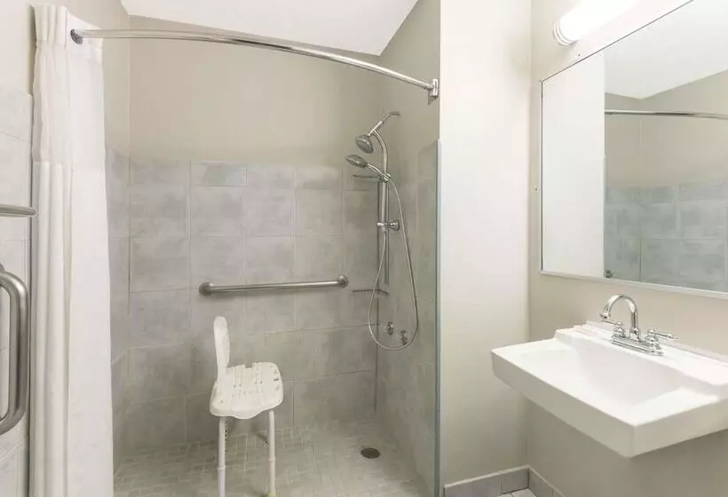 Motel Baymont By Wyndham Henrietta   Rochester