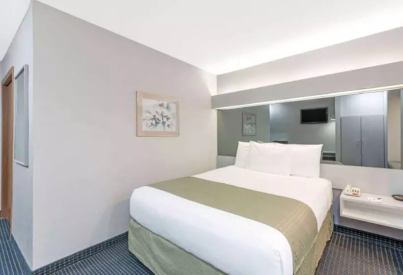 Motel Baymont By Wyndham Henrietta   Rochester