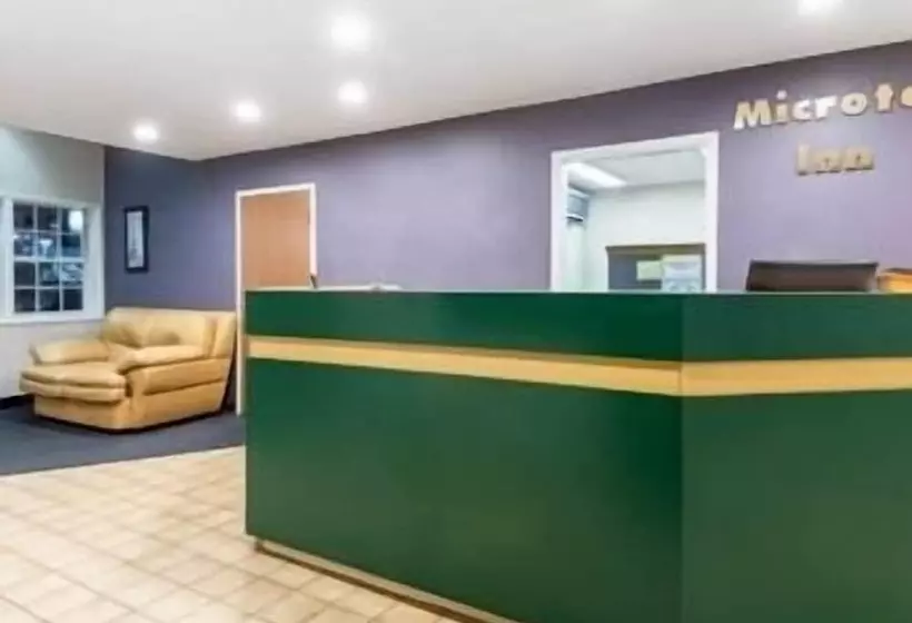 Motel Baymont By Wyndham Henrietta   Rochester