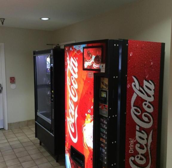 فندق على الطريق Baymont By Wyndham Henrietta   Rochester