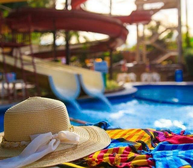 Golden Dolphin Com Café Da Manhã! Piscinas 24h