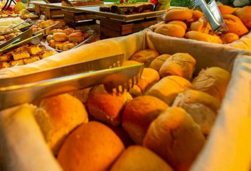Golden Dolphin Com Café Da Manhã! Piscinas 24h