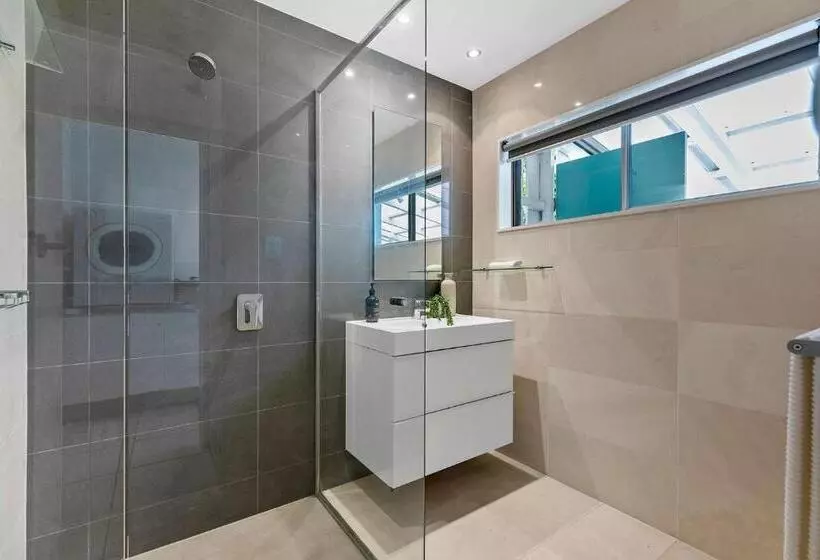 Seagrass   Pacific Ave   Tranquil Beautifully Styled Home