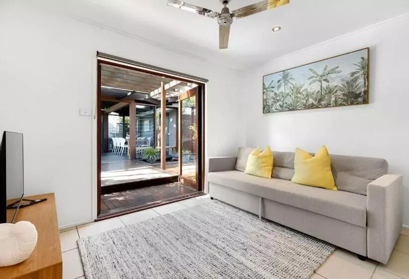 Seagrass   Pacific Ave   Tranquil Beautifully Styled Home
