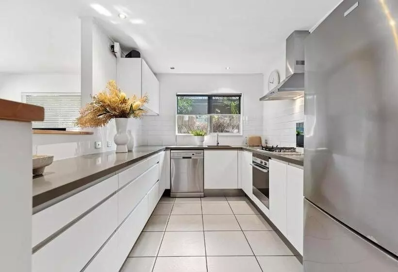 Seagrass   Pacific Ave   Tranquil Beautifully Styled Home