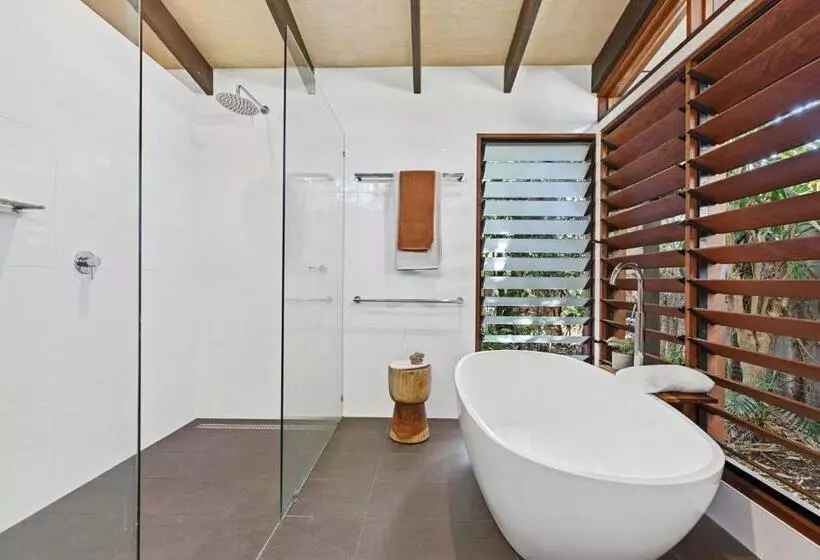 Seagrass   Pacific Ave   Tranquil Beautifully Styled Home