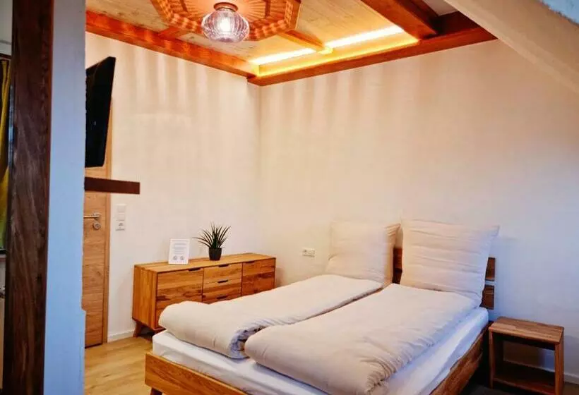 Retkeilymaja Wirtshaus Zum Lowen