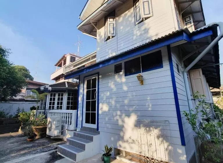 تختخواب و صبحانه Kinn Stay50 Bangkok