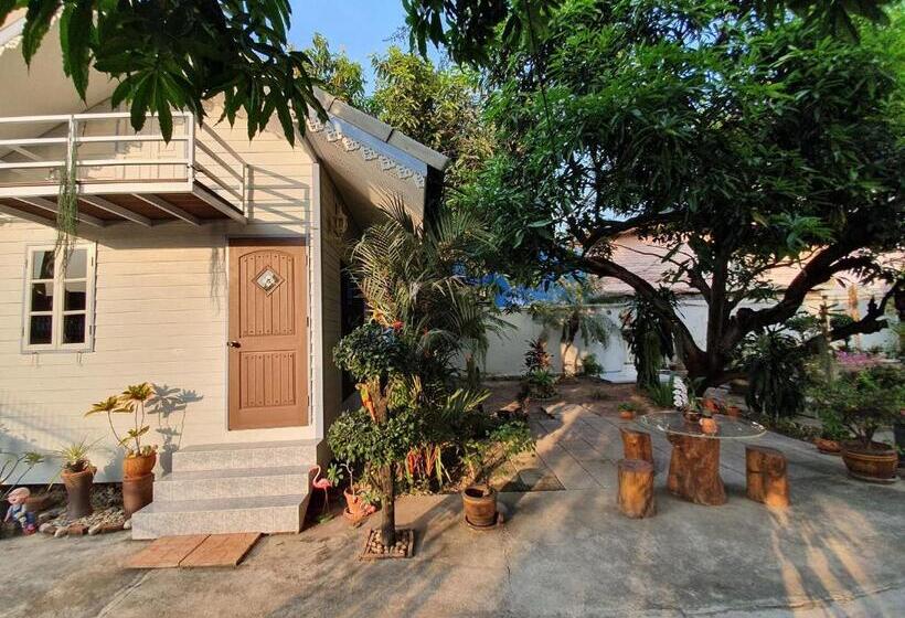 تختخواب و صبحانه Kinn Stay50 Bangkok