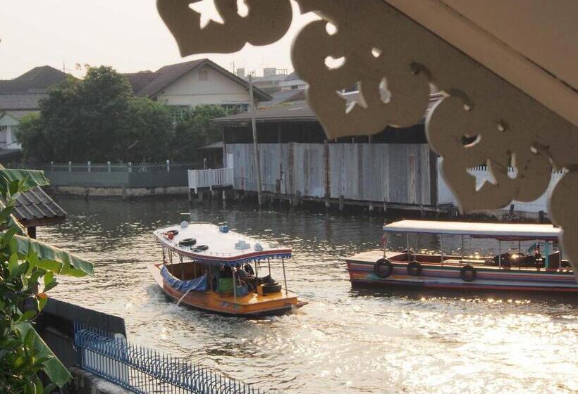 تختخواب و صبحانه Kinn Stay50 Bangkok